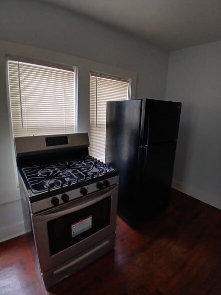Building Photo - 406 Voorhies St
