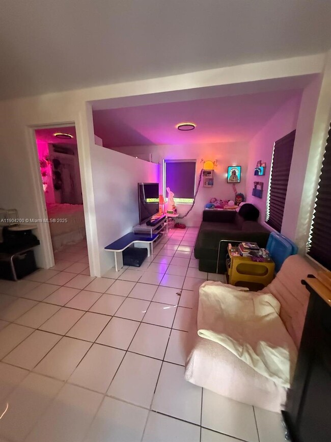 Primary Photo - 5028 NW 3rd Ave