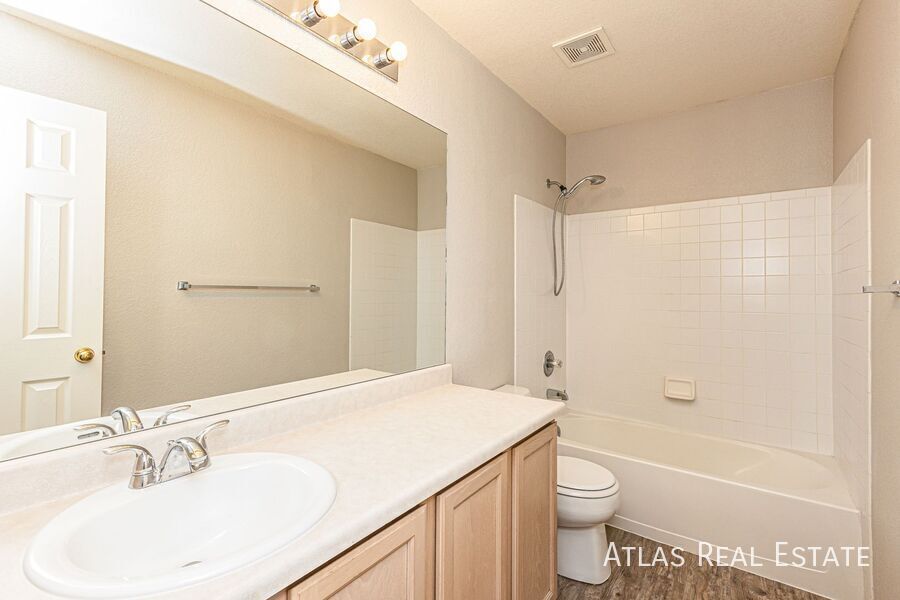 Building Photo - 5045 Sweetgrass Ln