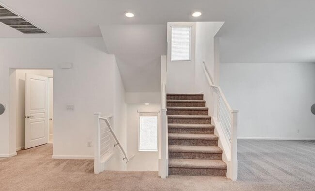 Building Photo - 8056 Haywood Estate Ave