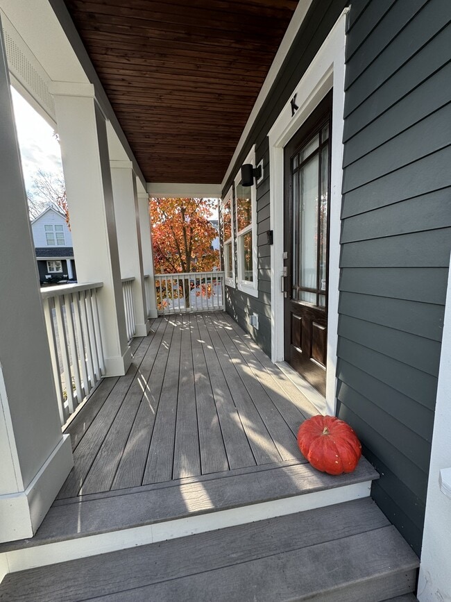 Building Photo - 509 Rosedale Ave