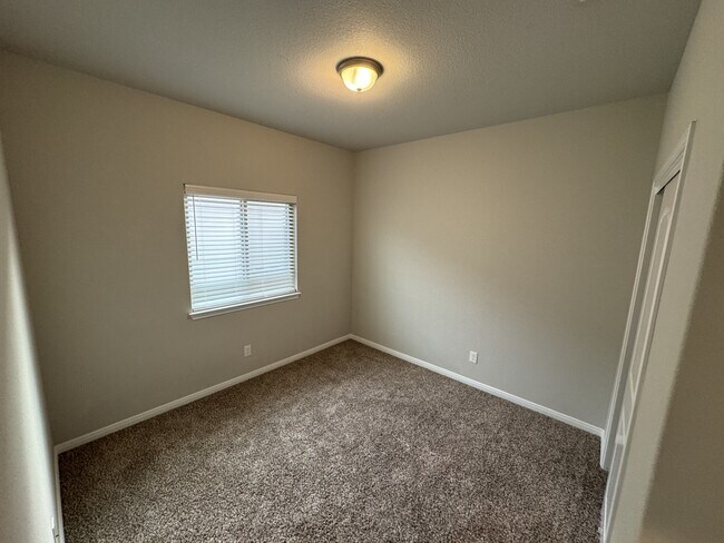 Building Photo - 612 Parkfield Ln