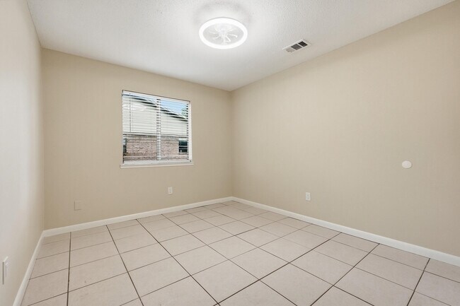Building Photo - 644 Caribbean Way