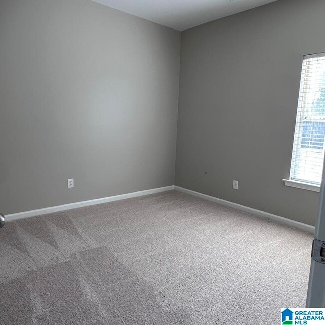 Building Photo - 384 Savannah Cir