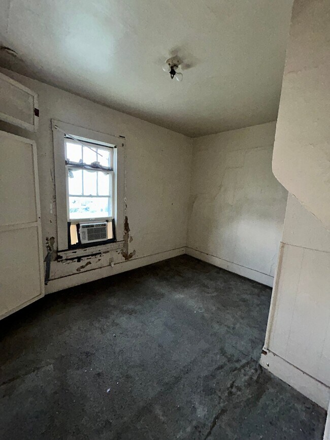 Building Photo - 1532 5th St