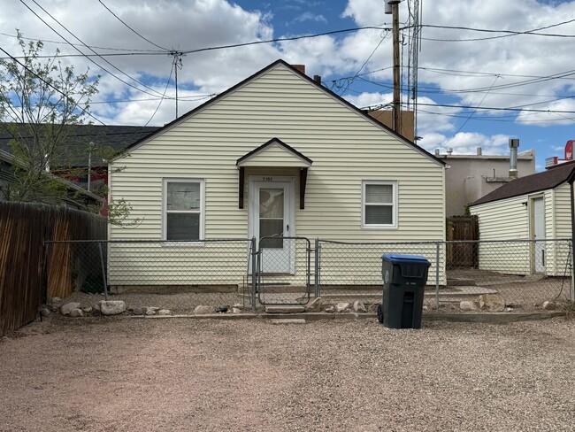 Building Photo - 2104 E 13th St