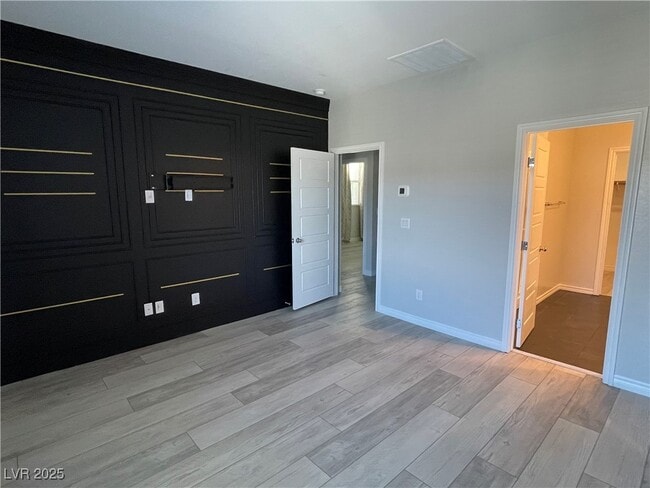 Building Photo - 600 Carriage Hill Dr