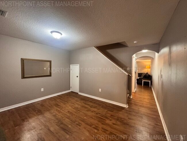 Building Photo - FURNISHED Summerfield Townhome