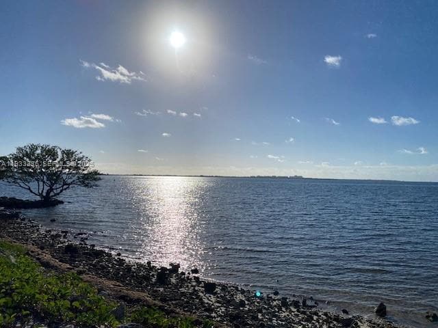 Building Photo - 2475 Brickell Ave