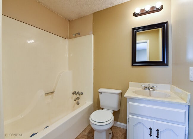 Building Photo - 102 Circle A S