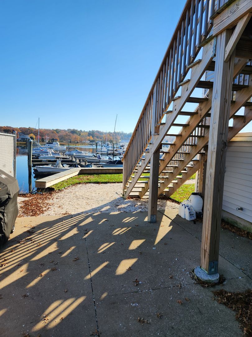 Building Photo - 2 Seminole St