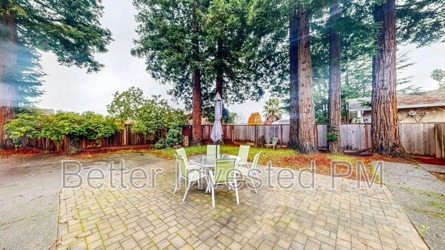 Building Photo - 531 Living Oak Ct