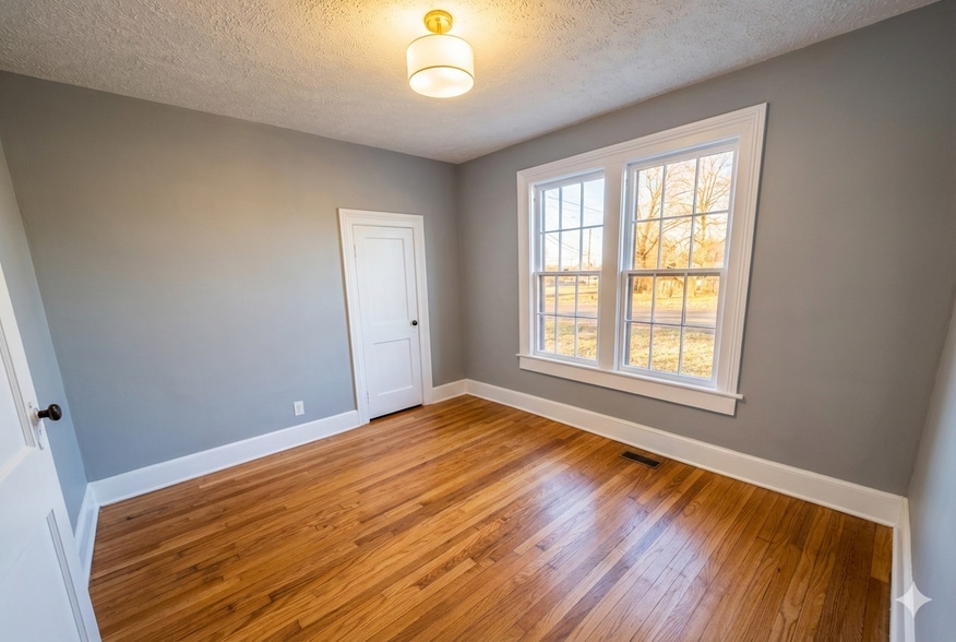 Bedroom 3 - 317 S Friendship Rd