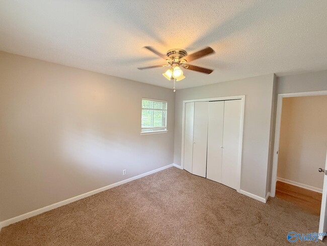 Building Photo - 2509 Excalibur Dr SE