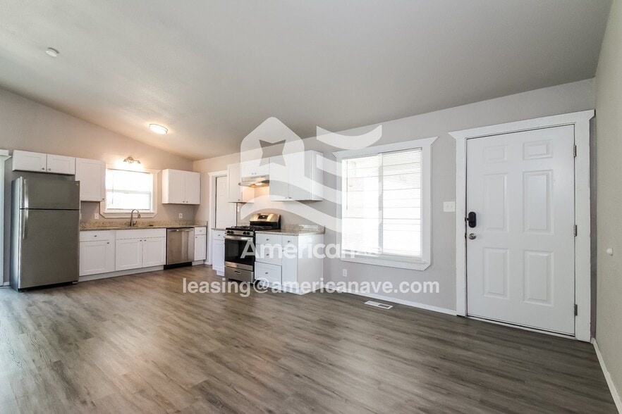 Building Photo - 536 S 102nd E Ave