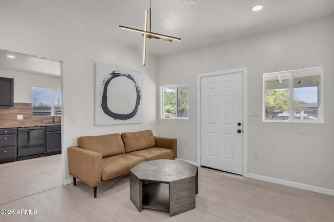 Building Photo - 510 N 10th St