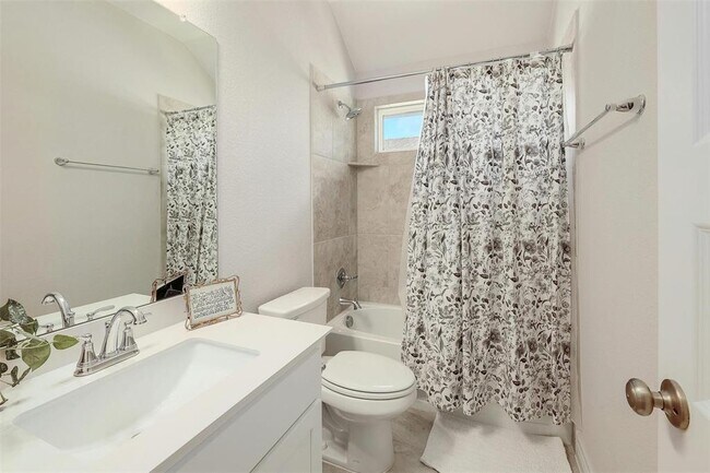 Building Photo - 805 Karst Cv