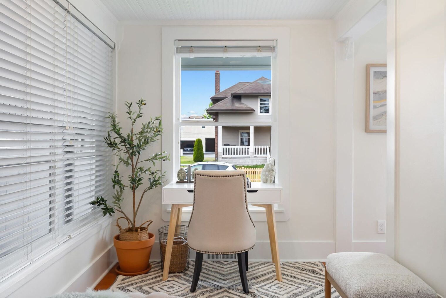 Building Photo - 334 Edmonds St