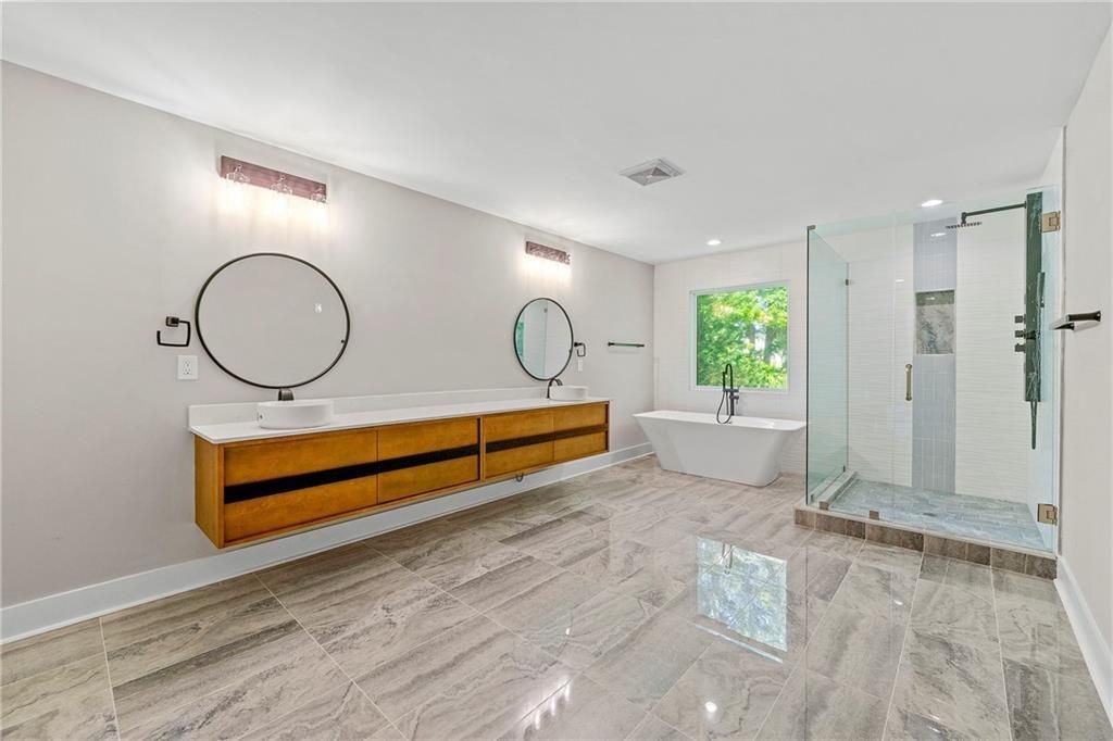 Building Photo - 1705 Littlebrook Ct