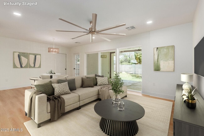 Building Photo - 1311 E 2nd Pl