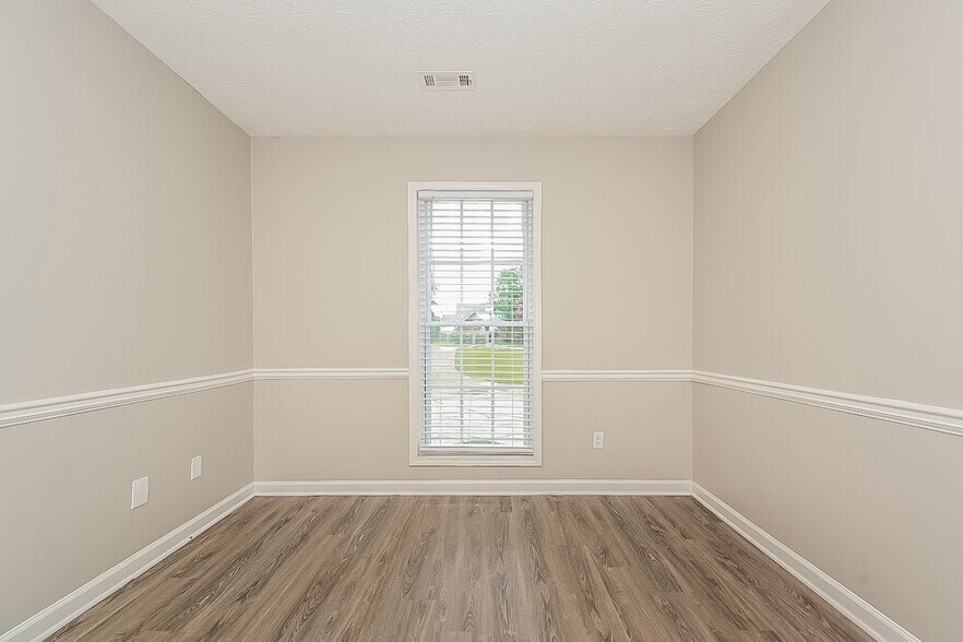 Building Photo - 388 Jasmine Dr