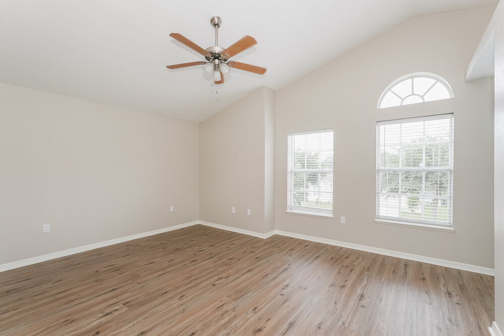 Building Photo - 939 Brenton Leaf Dr