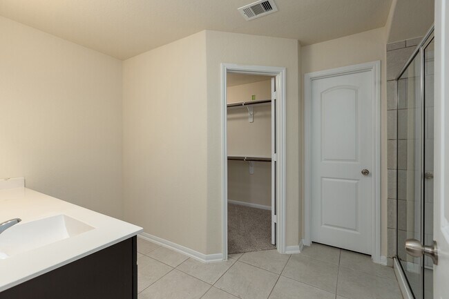 Building Photo - 17811 Wooded Bend Path