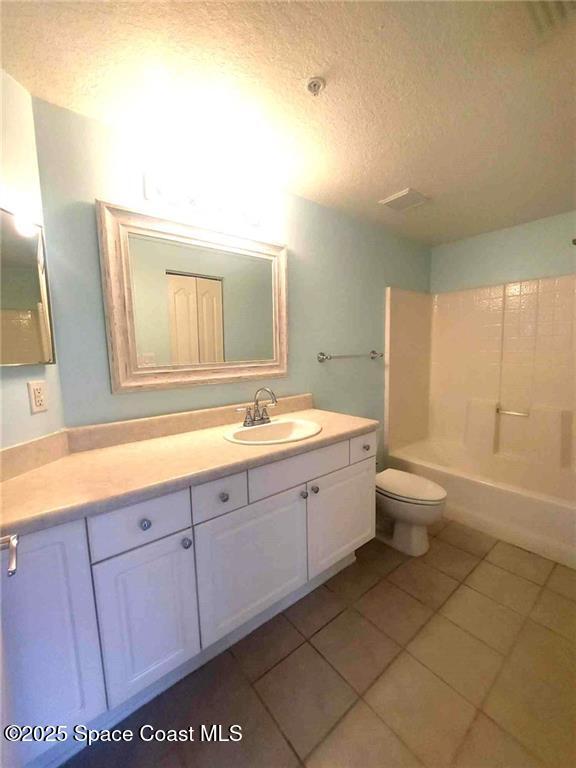 Building Photo - 5095 Fairways Cir