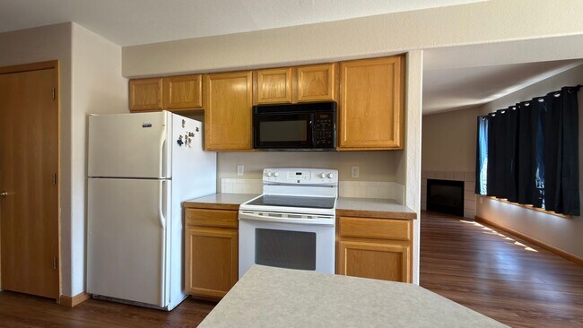 Building Photo - Great Townhome in Fort Collins