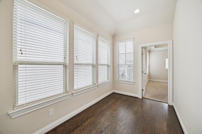 Building Photo - 6013 Kansas St