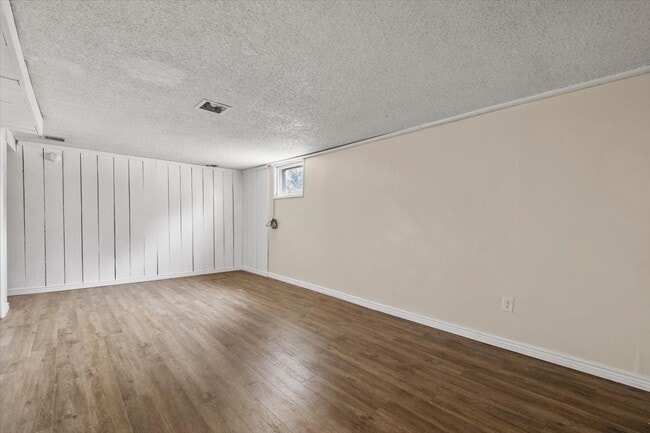 Building Photo - 1701 Avenue C