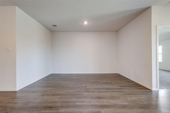 Building Photo - 808 Saddle Horn Way