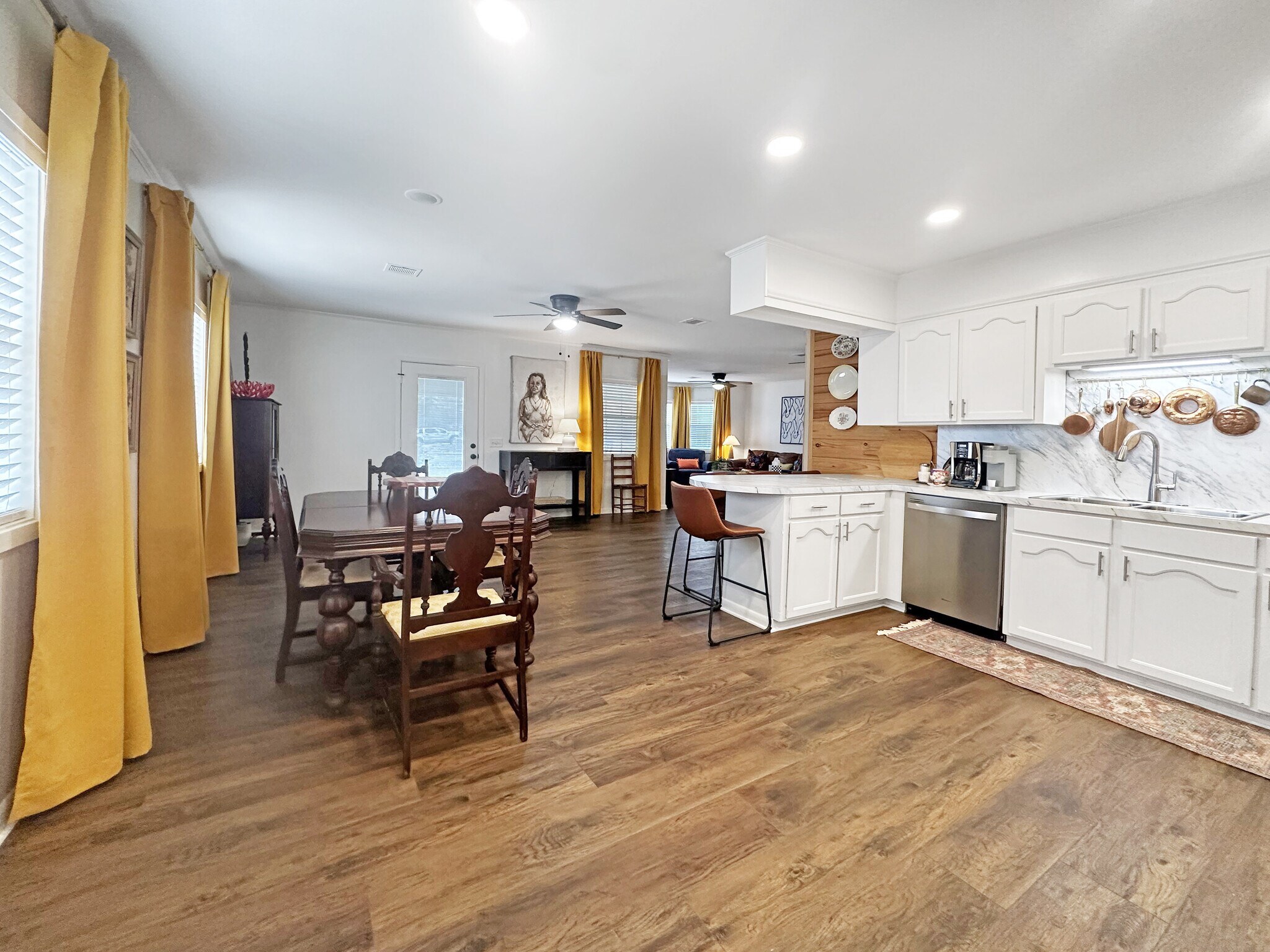 Building Photo - 402 Wallace Dean Rd