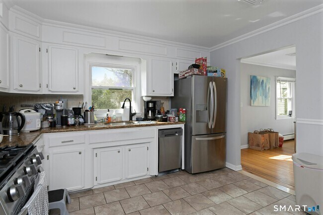 Building Photo - 25 Quinsey Dr