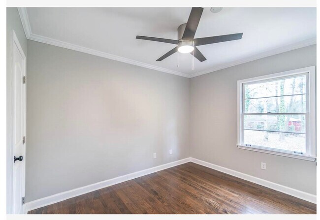 Building Photo - 2219 Rosewood Rd