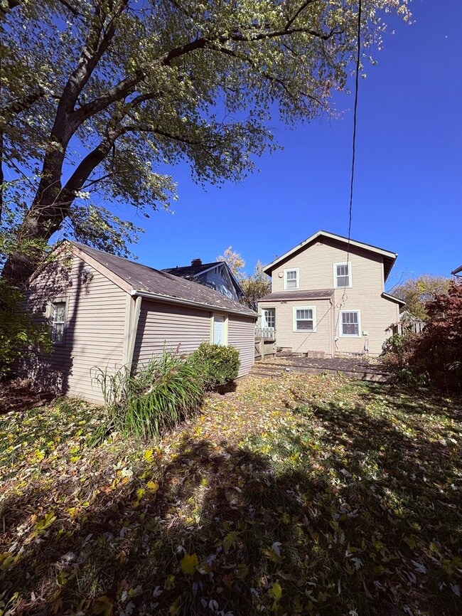 Building Photo - Charming 2 beds 1 baths in Columbus!