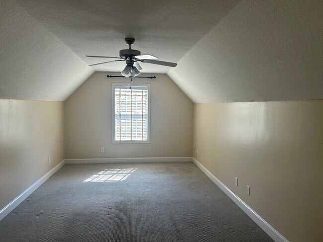 Building Photo - 2807 Oakleigh Twp Dr