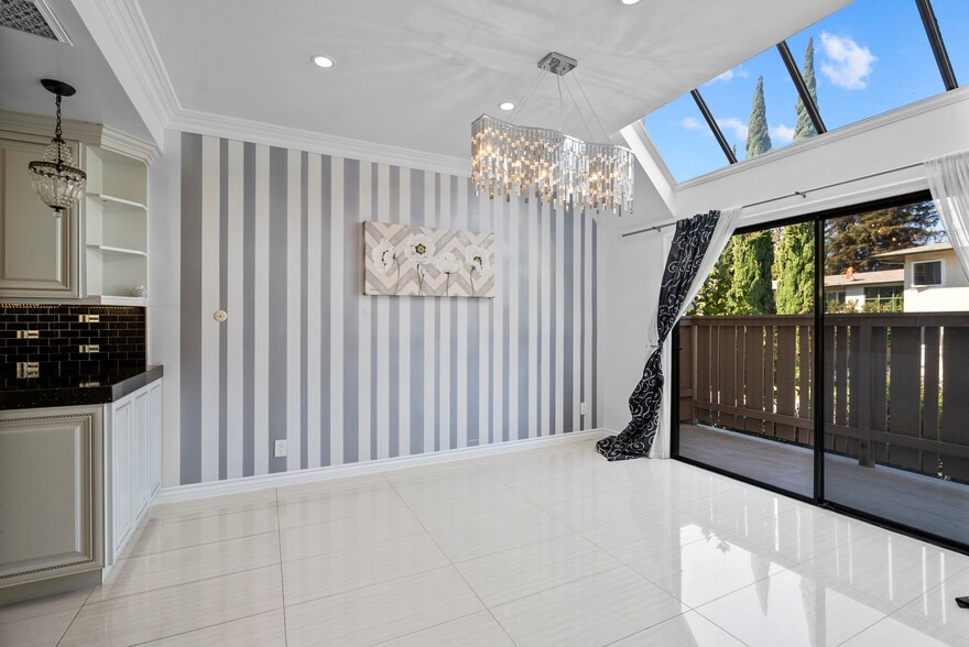 Sky Lights - 1734 N Verdugo Rd
