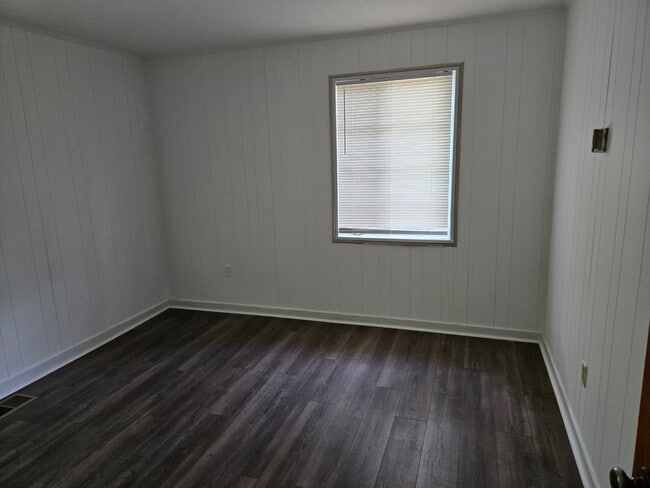Building Photo - 2826 Oak Forest Dr