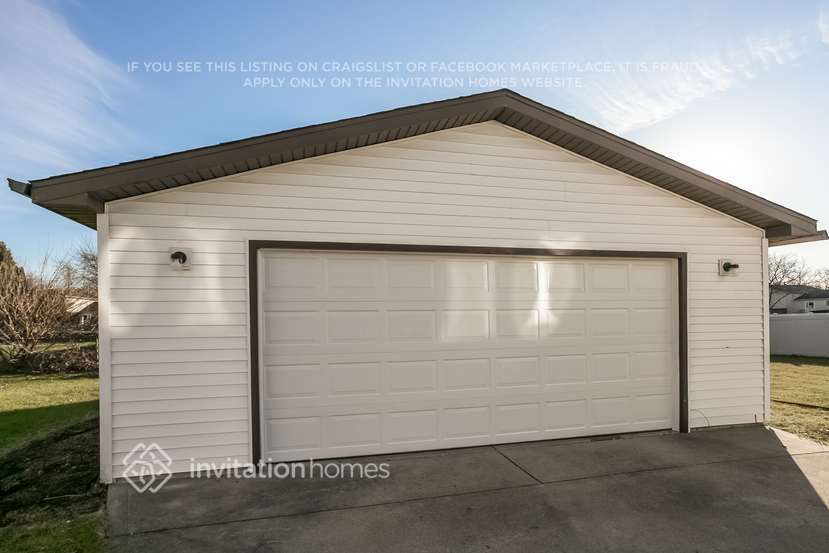 Building Photo - 229 Pheasant Rd