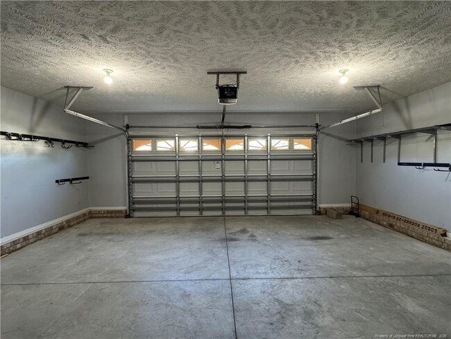 Building Photo - 245 Wood Valley Ln