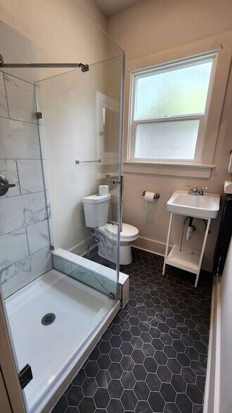 Building Photo - 2234-2238 SW Vista Ave