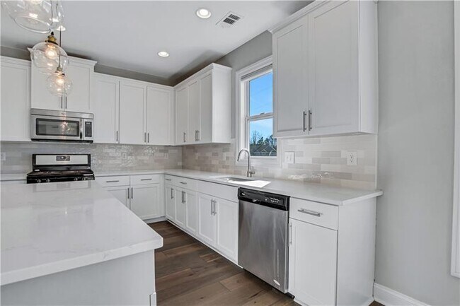 Building Photo - 1776 Westmoreland Ln NW