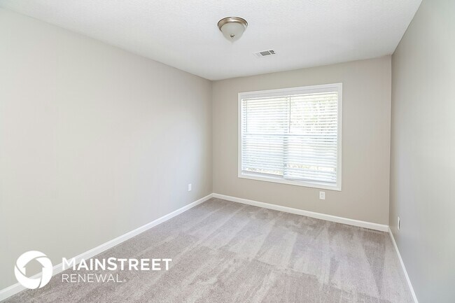 Building Photo - 1012 Forest Glen