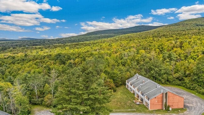 Building Photo - Charming 3BR House in Hunter