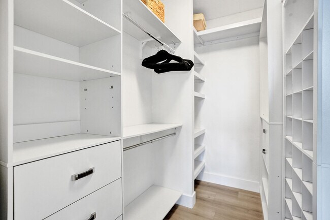 Building Photo - 1600 SE 15th St