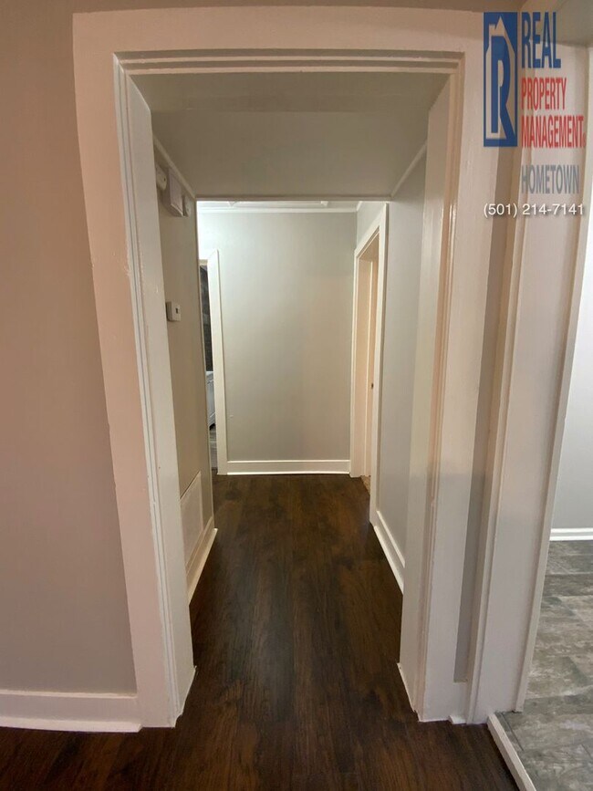 Building Photo - 4820 W 29th-