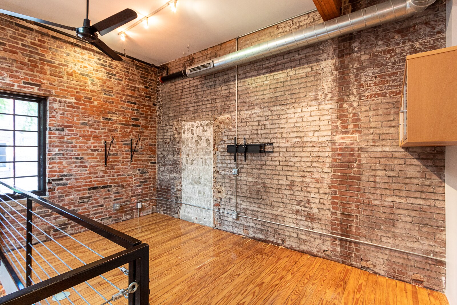 Building Photo - 2401 S 12th St