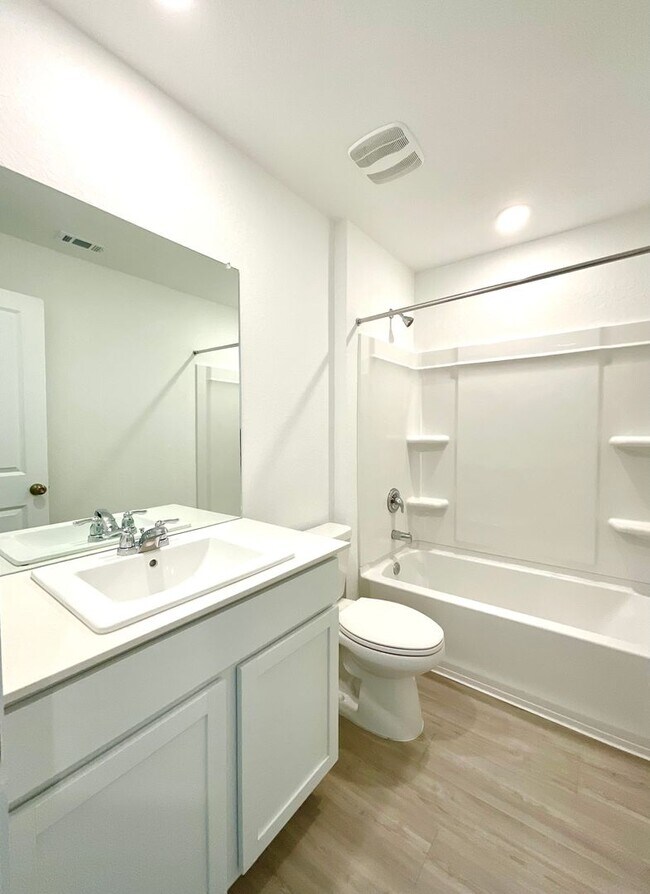 Building Photo - **APPLICATION RECEIVED** Modern 3-Bed, 2.5-Bath Home with Included Internet & Fenced Backyard in ...