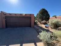 Building Photo - Beautiful Luxury 2 Bedroom Townhome Available in Corrales!